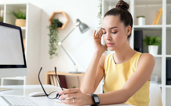 Más de un millón y medio de españoles sufren migraña crónica que les obliga a darse de baja laboral una media de 14,6 días al año